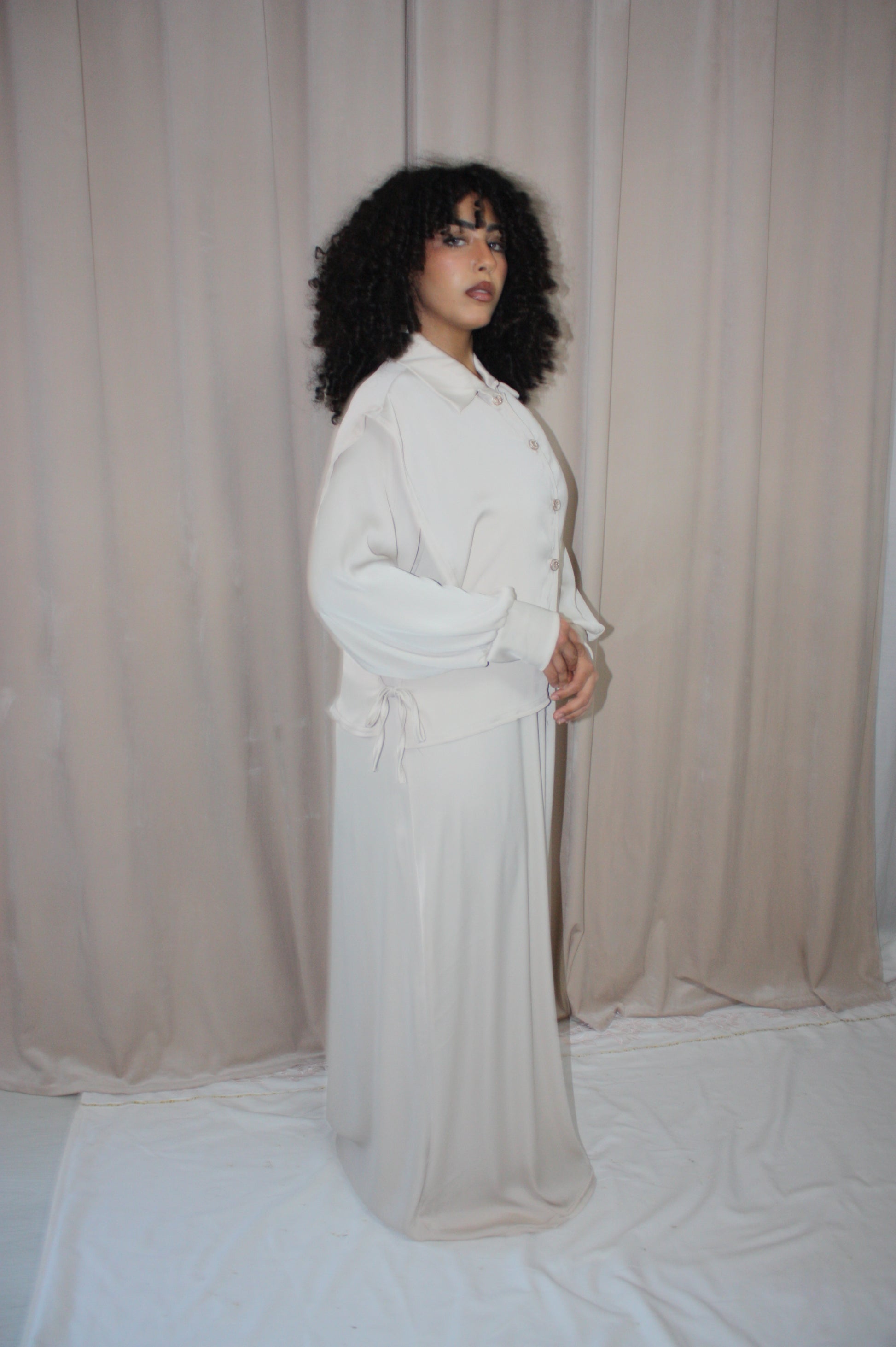Abaya et gilet crème