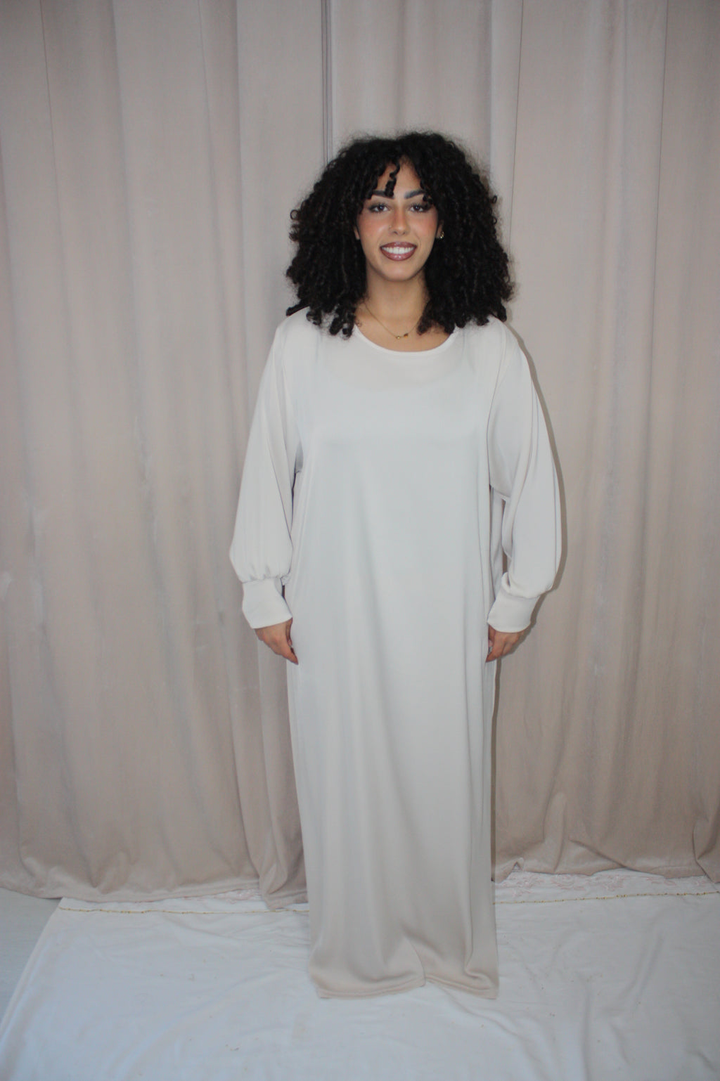 Abaya et gilet crème