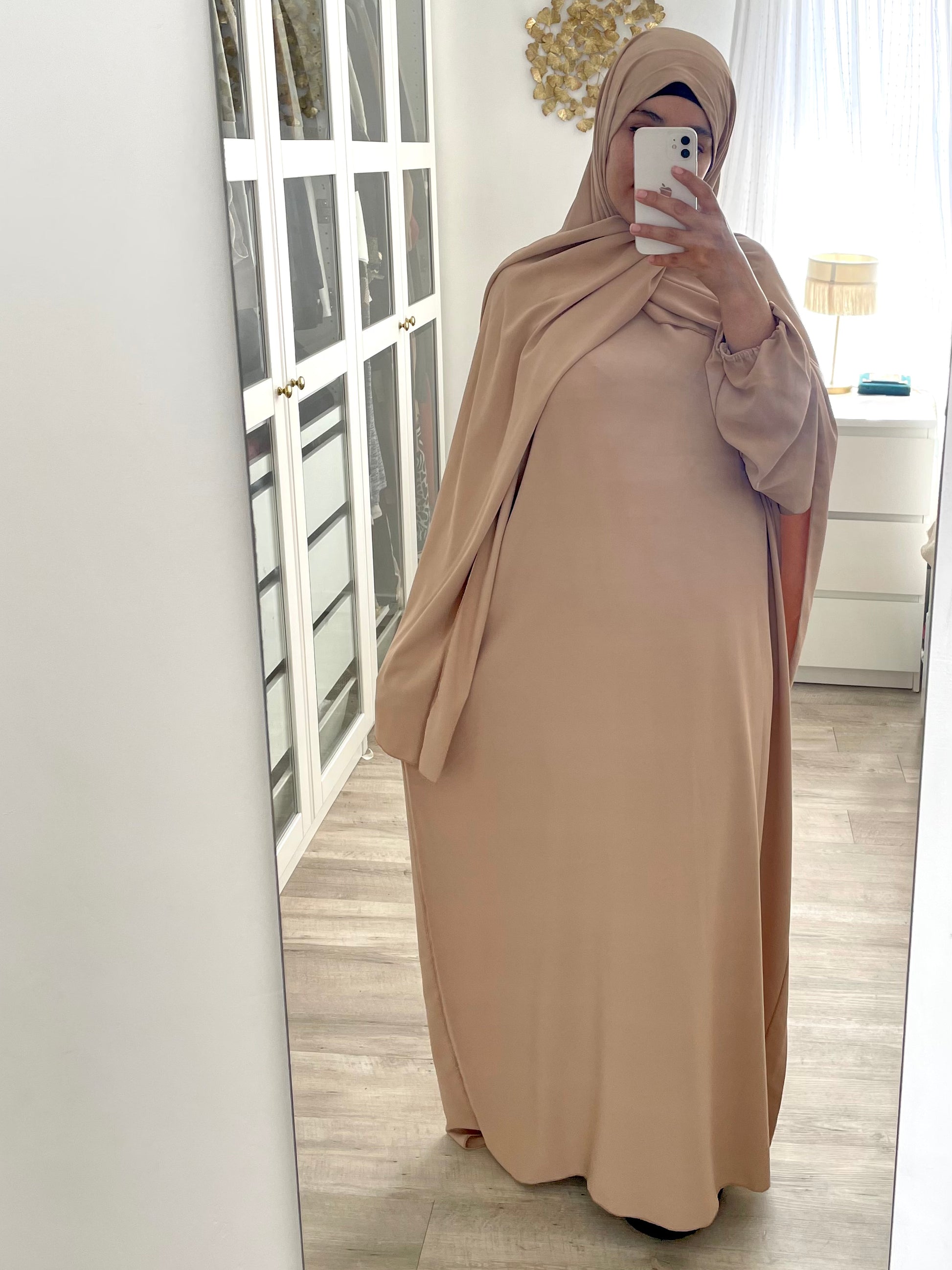 Abaya avec hijab intégré