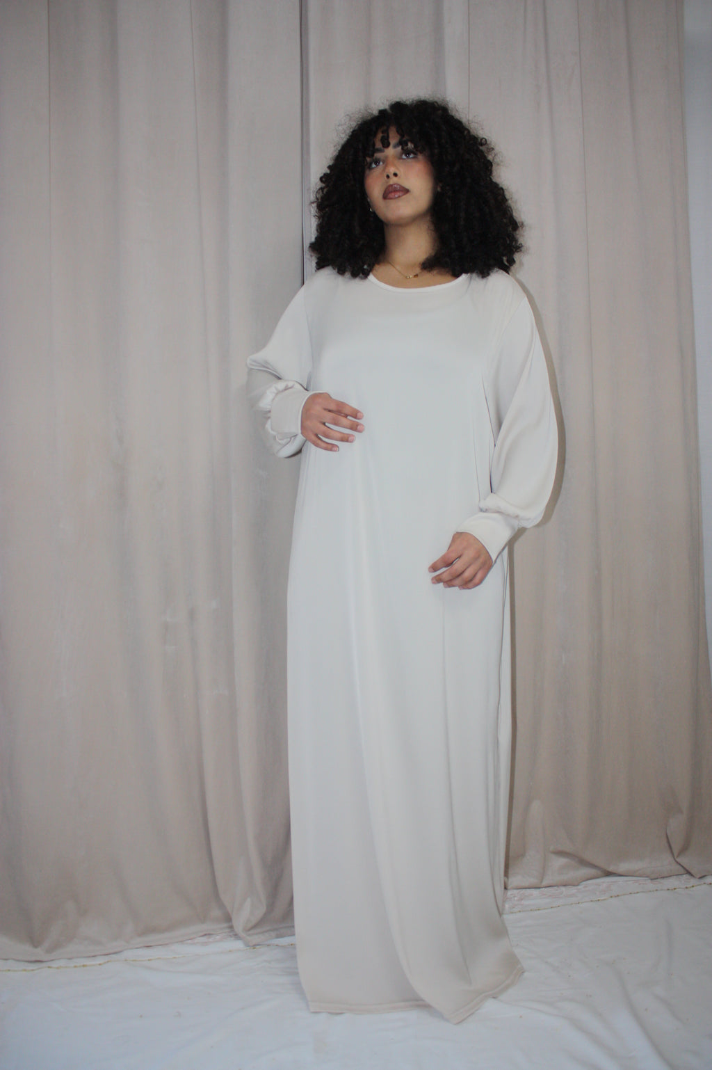 Abaya et gilet crème