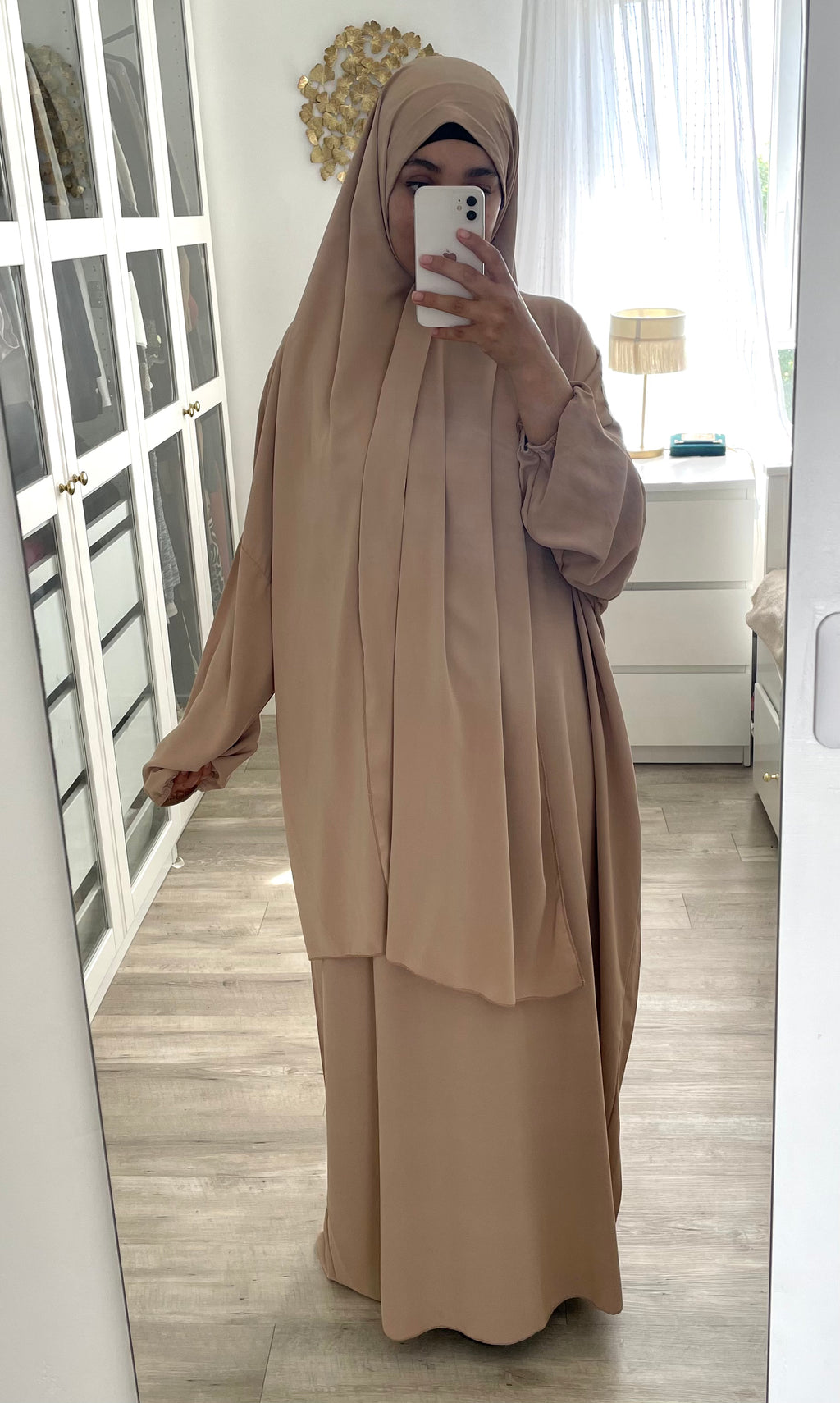 Abaya avec hijab intégré