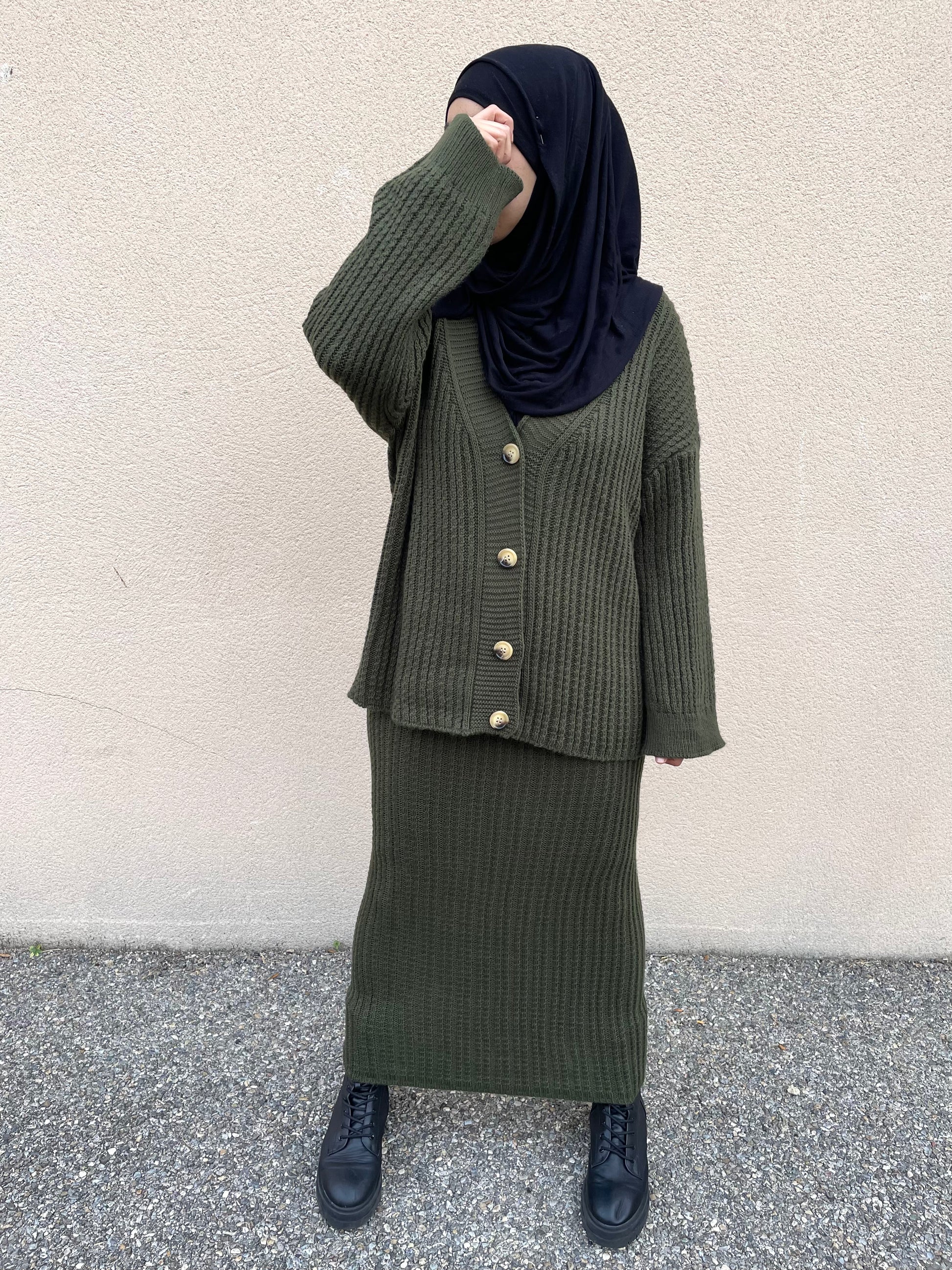 Ensemble gilet et jupe kaki