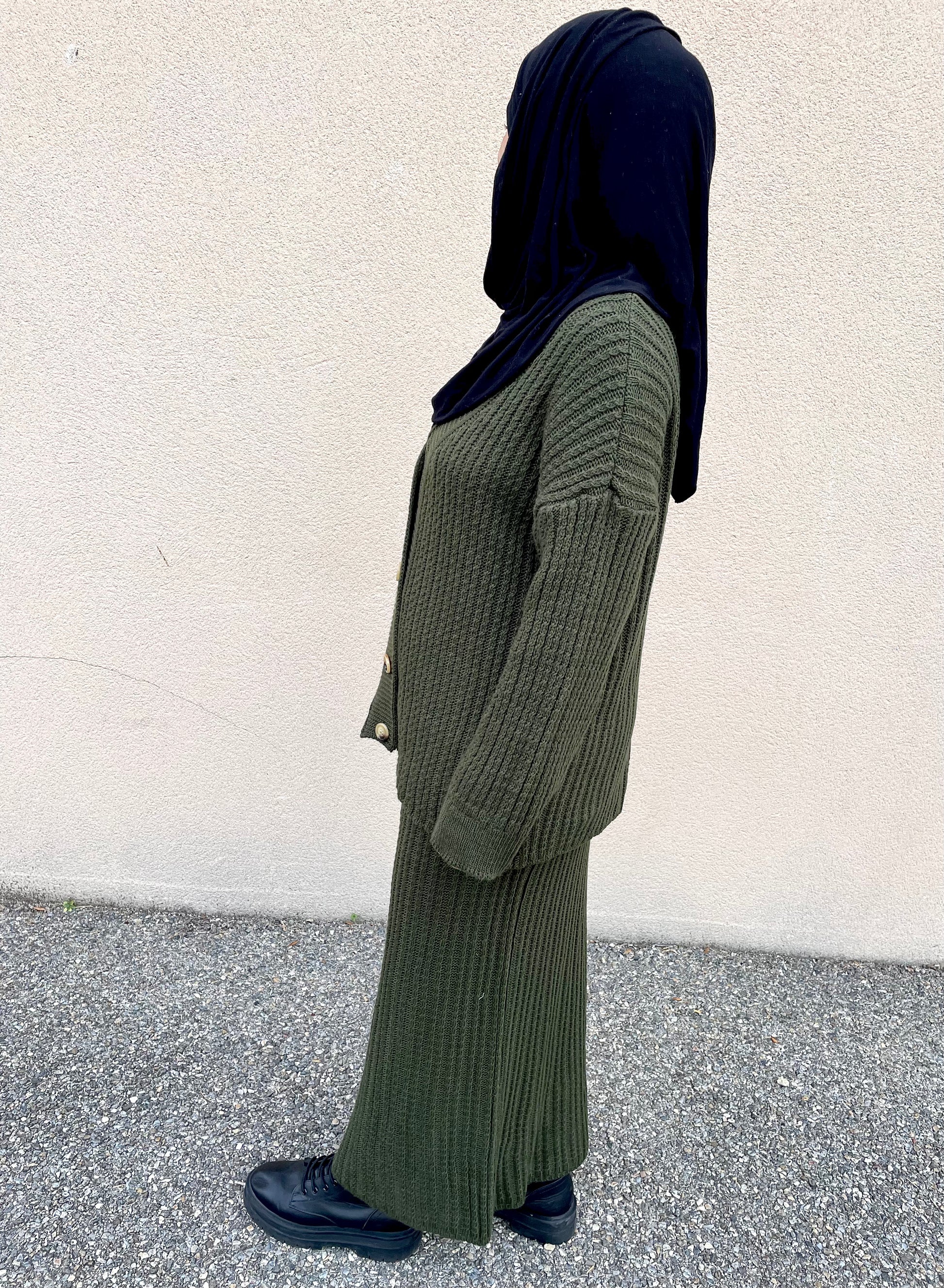 Ensemble gilet et jupe kaki