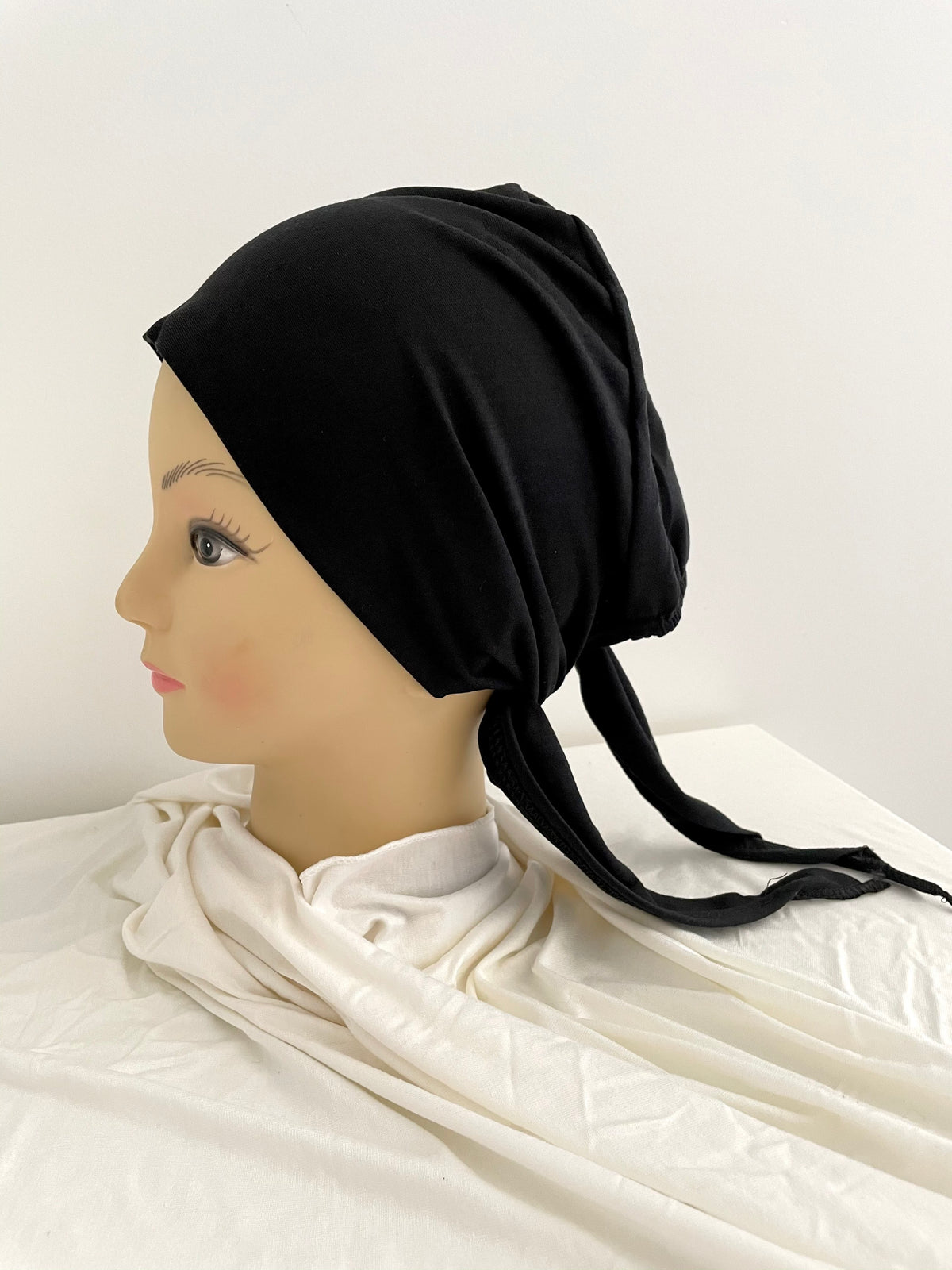 Hat to tie